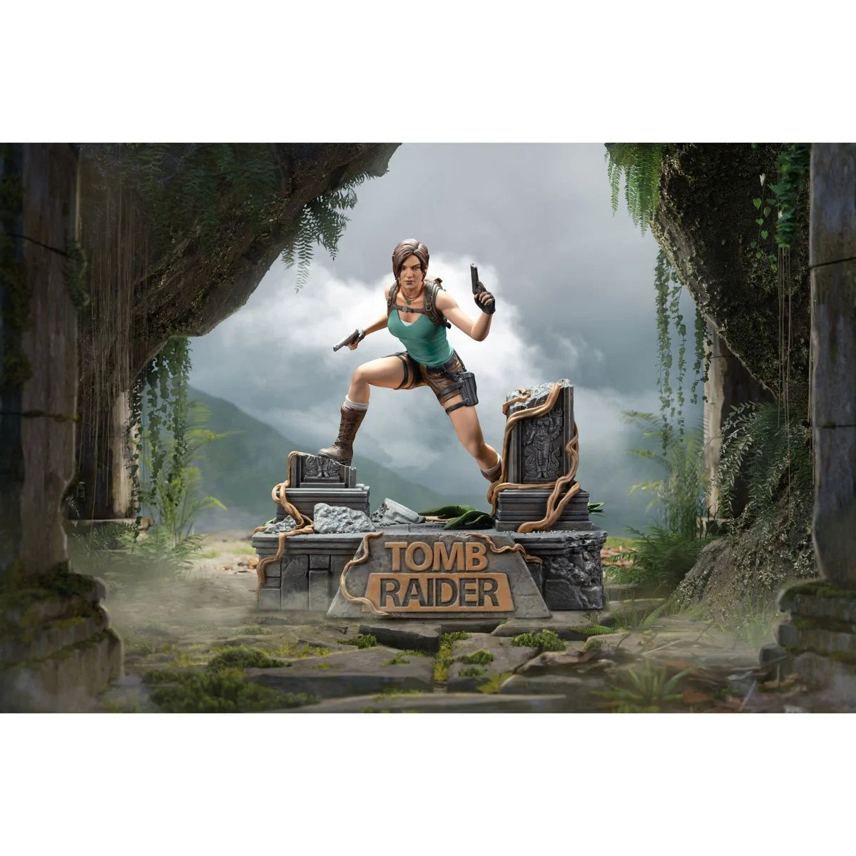 Dark Horse – Lara Croft Statue