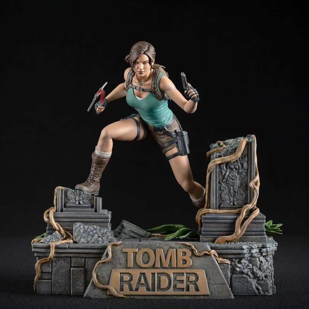 Dark Horse – Lara Croft Statue
