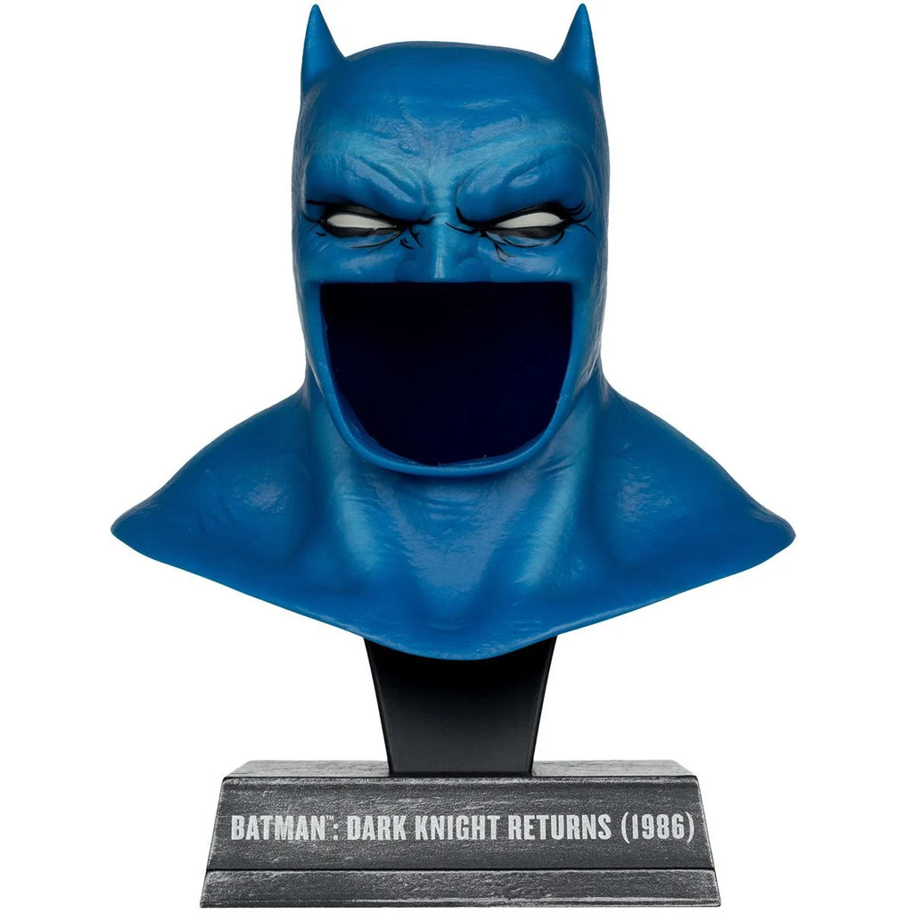 DC Direct – Batman (Dark Knight Returns) 1:3 Scale Cowl Prop Replica